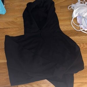 Black cropped urban sweatshirt! Size medium! Never worn!
